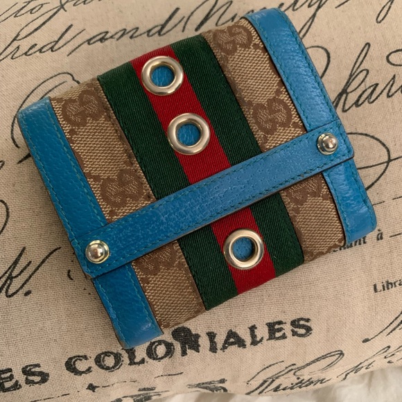 Gucci Handbags - gucci. wallet